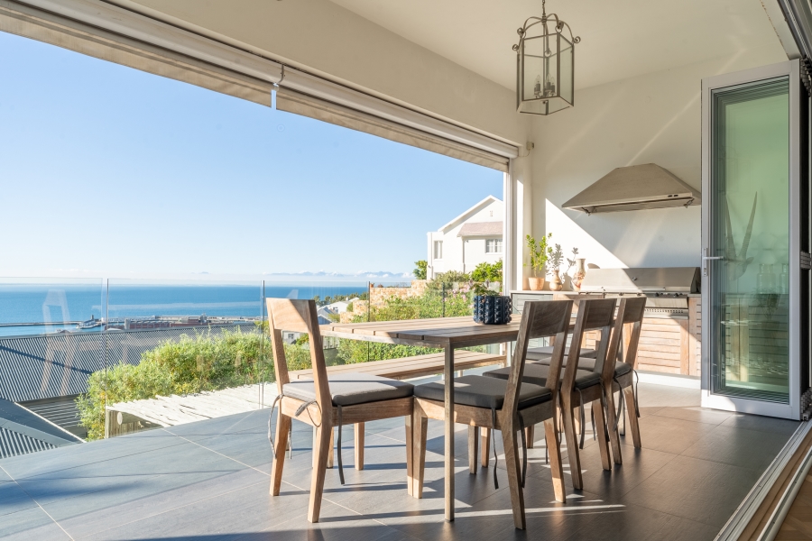 6 Bedroom Property for Sale in Simons Kloof Western Cape